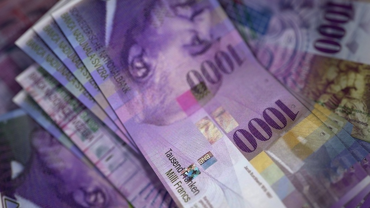 Kupuj walutę w KantorEkspert.pl. Wymiana walut najbardziej opłacalna tylko w tym kantorze online..